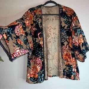 Beautiful floral kimono by Sunday in Brooklyn